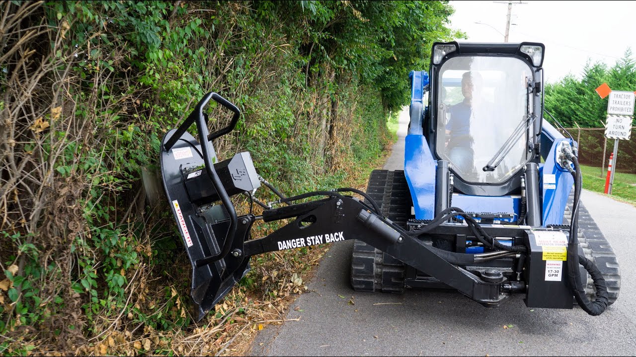Roadside vegetation maintenance vehicle